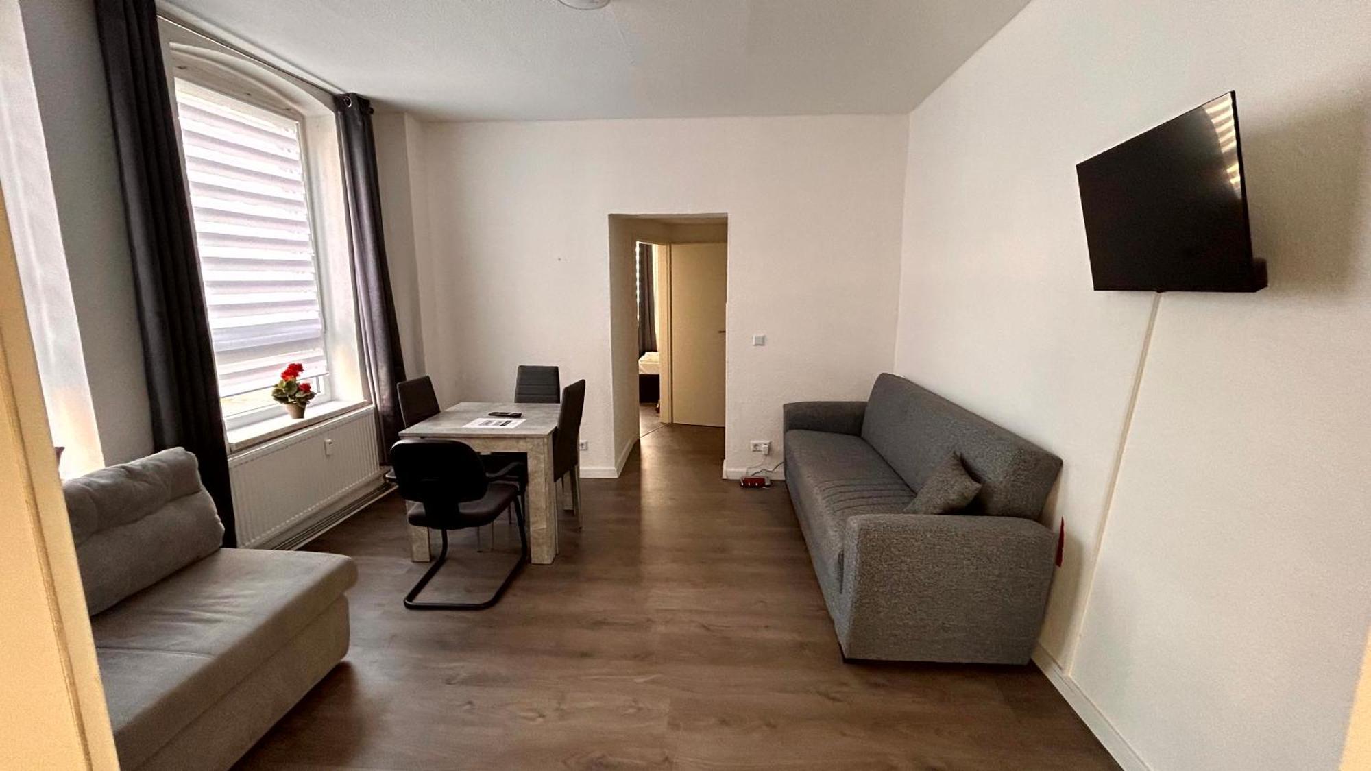 Modernes Apartment Mit 2 Schlafzimmern Und Privatparkplatz Nahe Innenstadt Neumuenster Luaran gambar